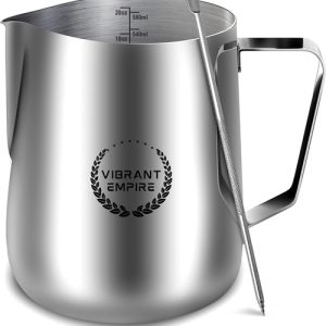 Jarra espumadora de leche, 20 onzas (20.3 fl oz), taza espumadora de leche de acero inoxidable con bolígrafo Latte Art